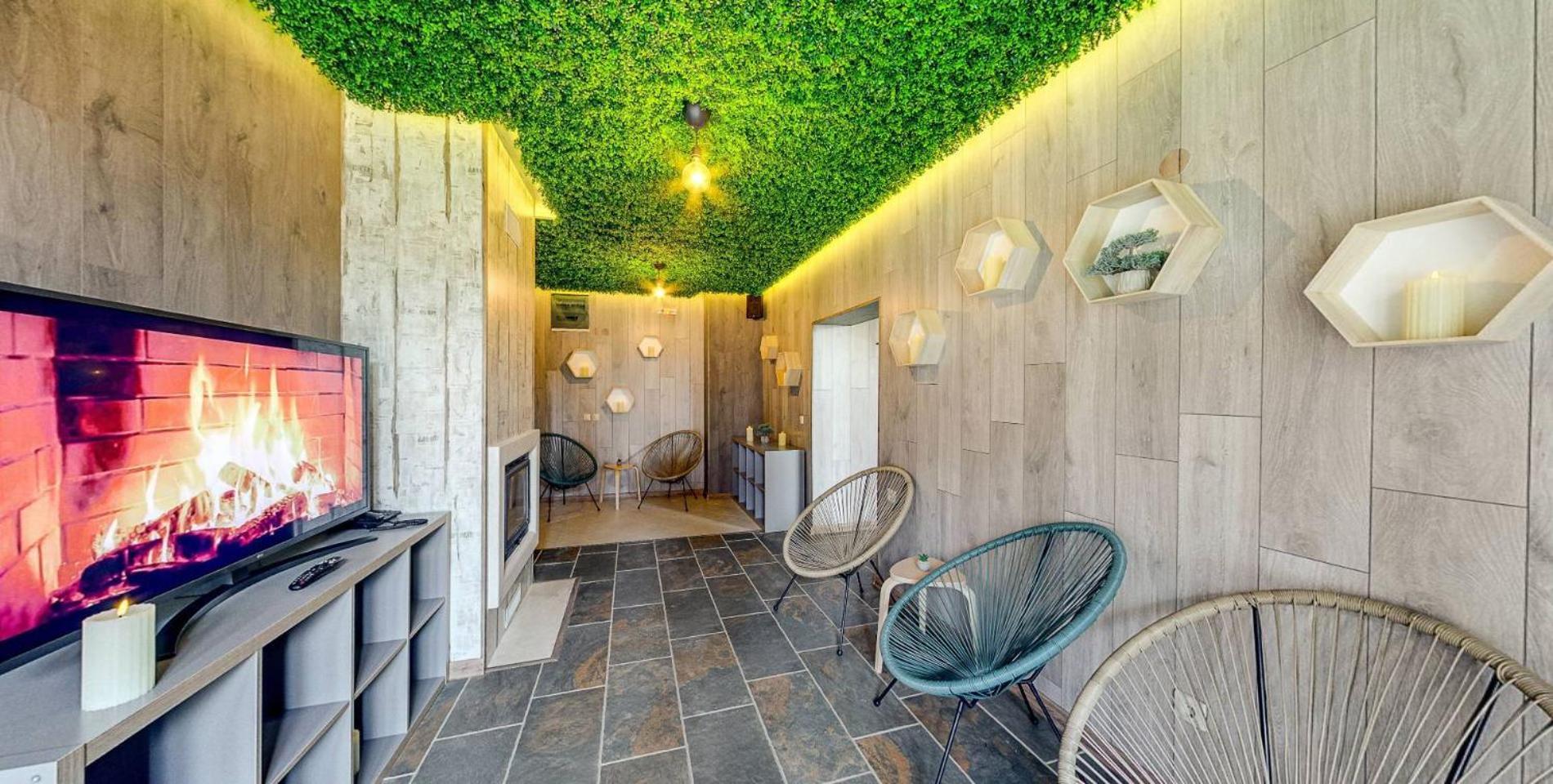 Boutique Entry E